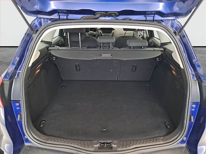 Ford Focus (2015) 1.5 TDCi, Serv.kniha, Tempomat - fotka 12 z 17
