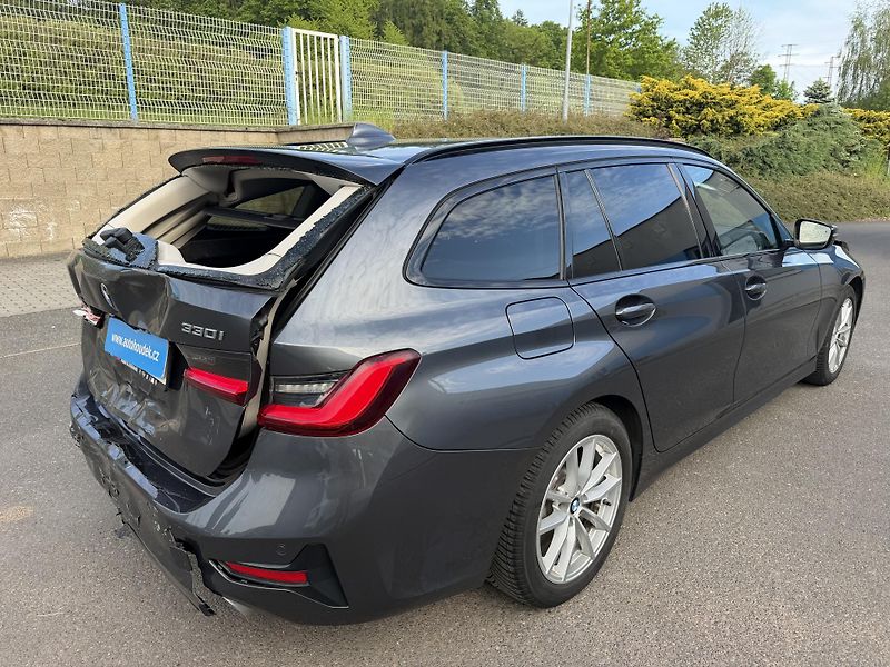 BMW Řada 3 Kombi 330i 190kW závěs  - fotka 3 z 19