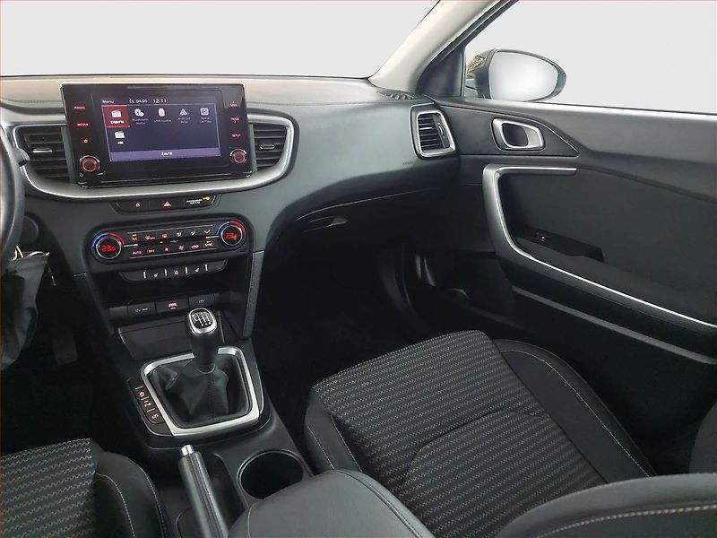 Kia Ceed (2022) 1.0 T-GDI, Serv.kniha - fotka 8 z 18