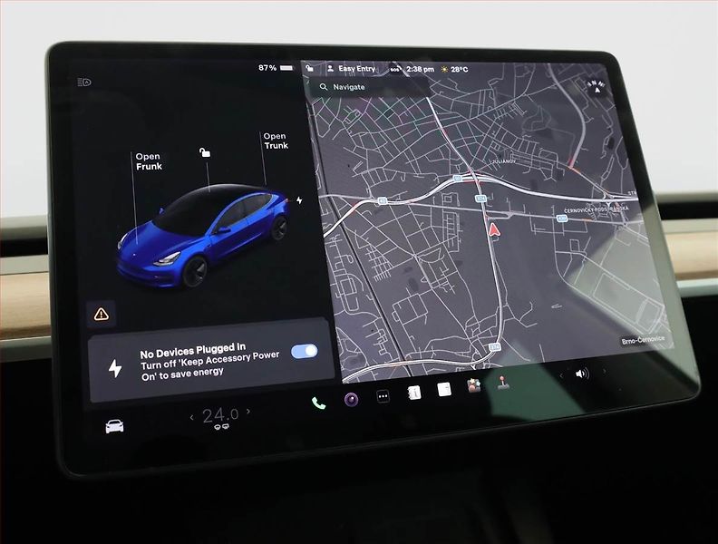 Tesla Model 3 (2021) Std Range Plus 52kWh, SoH 72% - fotka 10 z 20