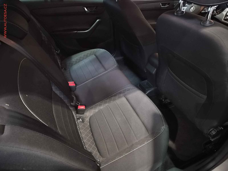 Škoda Fabia (2017) 1.2TSi, 2.maj,ČR, autoAC - fotka 12 z 16
