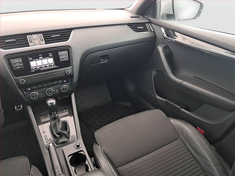 Škoda Octavia (2015) RS 2.0 TDI, Automat, Kůže - fotka 7 z 18