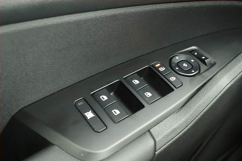 Kia Sportage (2025) 1.6 T-GDI, Exclusive, Navigace - fotka 10 z 16