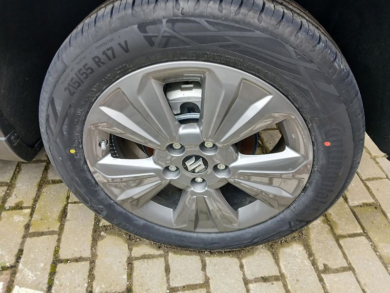 Suzuki Vitara (2026) 1,4 BJ Premium Hybrid - fotka 4 z 5