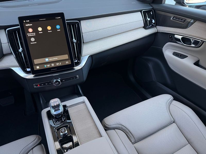 Volvo XC90 (2026) PLUS B5, kamery 360°, ventilac - fotka 22 z 22