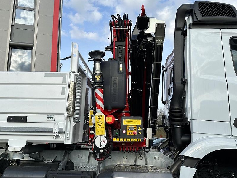Mercedes-Benz Arocs 3348 6x6 sklápěč FASSI F - fotka 9 z 16