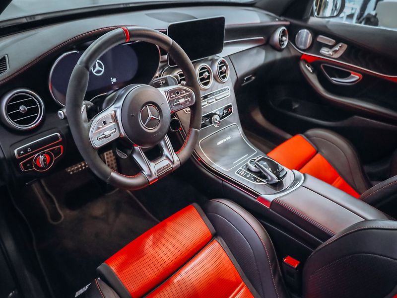 Mercedes-Benz Třídy C C 63 AMG 4MATIC 4.0 V8 - fotka 7 z 33