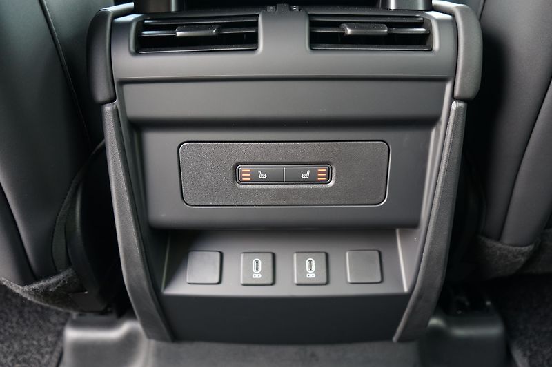 Land Rover Defender (2026) 110 X-Dynamic SE P300e       - fotka 21 z 37