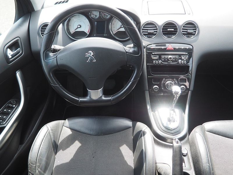 Peugeot 308 (2013) 2.0 HDI, SW BusinessLine, AT - fotka 17 z 33
