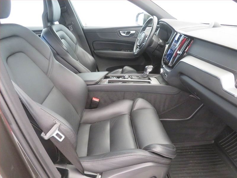 Volvo XC60 (2017) Inscription D4 - fotka 9 z 18