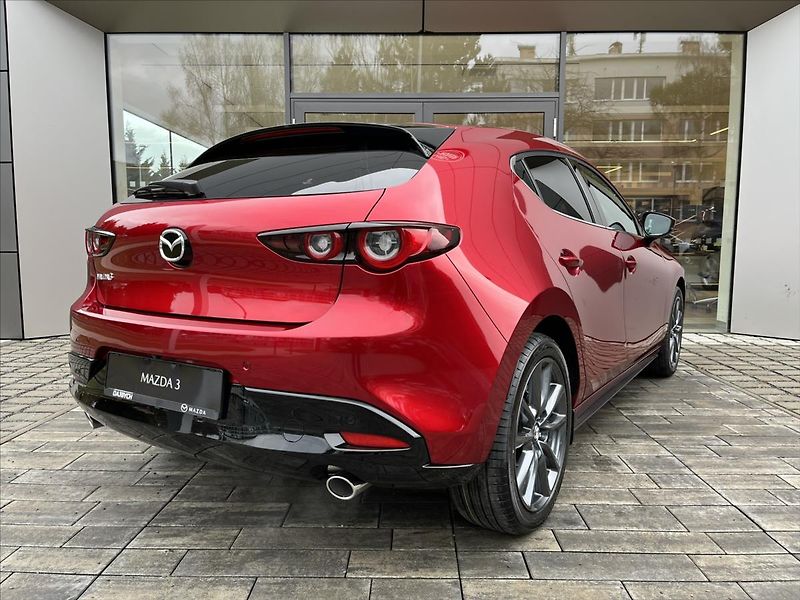 Mazda 3 (2026) 2,5 140ps 6MT FWD Centre-line - fotka 2 z 13