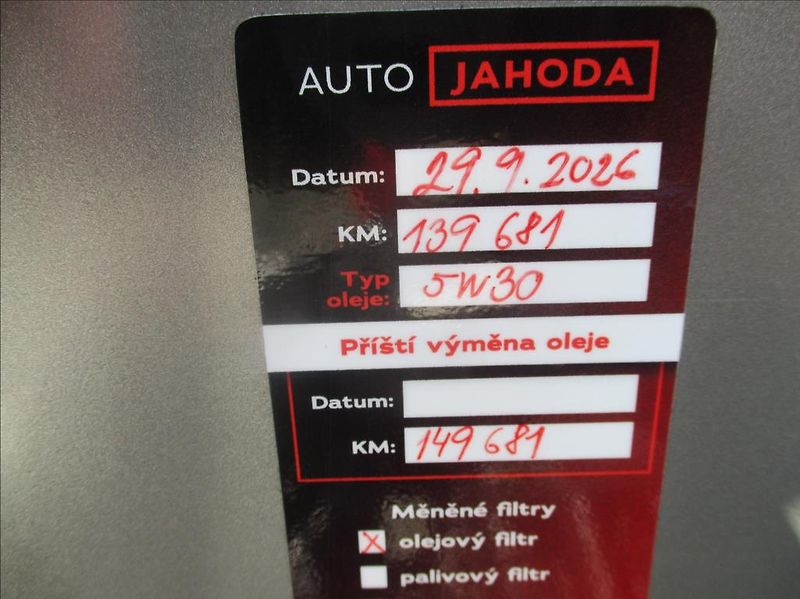 Peugeot 2008 1,2 i, klima,serv.kniha,tažné - fotka 28 z 34