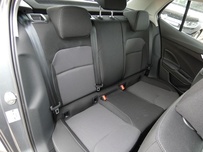 Škoda Fabia Selection 1.0 MPI /59kW - fotka 26 z 30