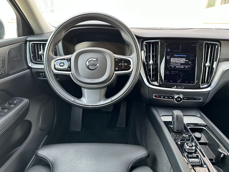 Volvo V60 CC/B4/AWD/Momen/TažZ/H&K/Ihned - fotka 9 z 24