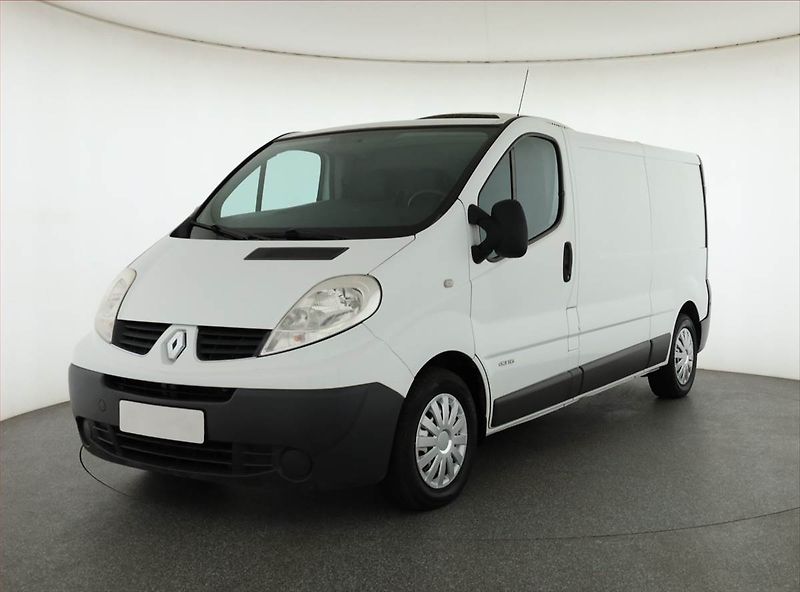 Renault Trafic (2013) 2.0 dCi, 1Maj - fotka 2 z 17