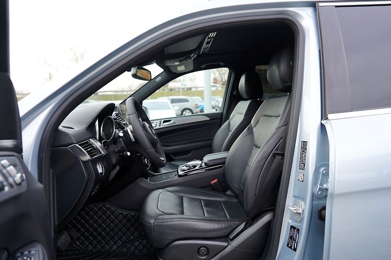 Mercedes-Benz GLS 350d 4Matic, ČR, 7 míst - fotka 27 z 50