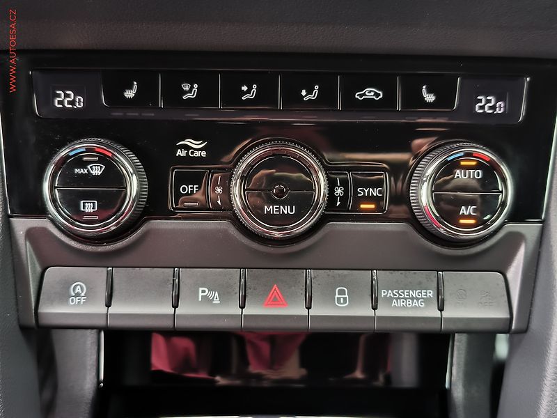 Škoda Karoq (2022) 1.5TSi, 2.maj,ČR, LED, TZ - fotka 18 z 26
