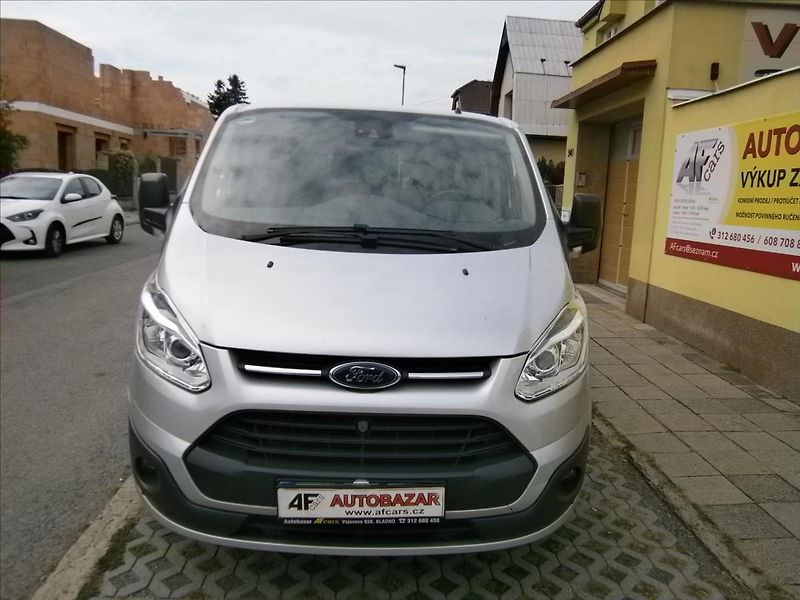 Ford Tourneo Custom 2,2 TDCI - fotka 2 z 26