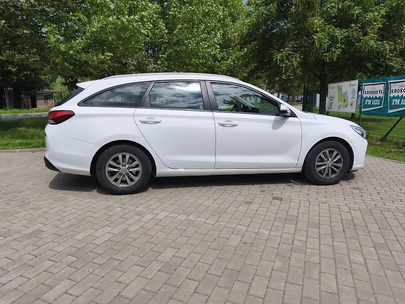 Hyundai i30 1.0 T -Gdi 88Kw Kombi - fotka 11 z 26