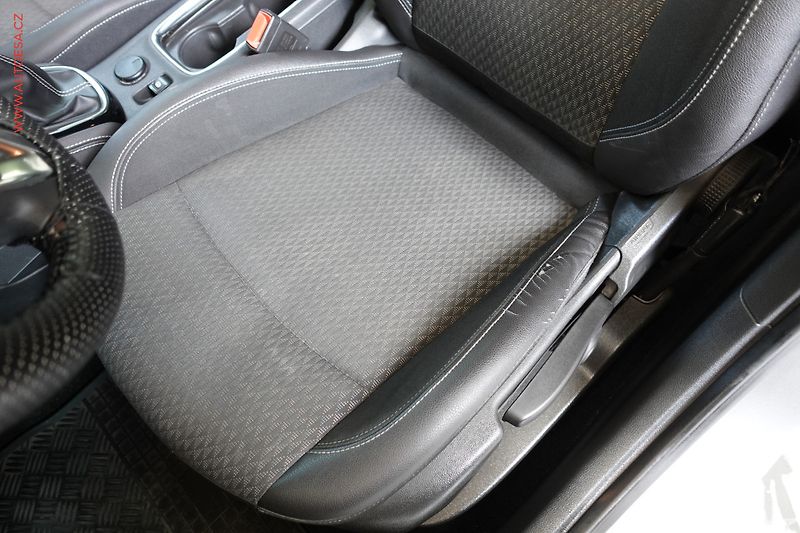 Opel Astra (2017) 1.4T, 2.maj,ČR, AC, tempo - fotka 10 z 22