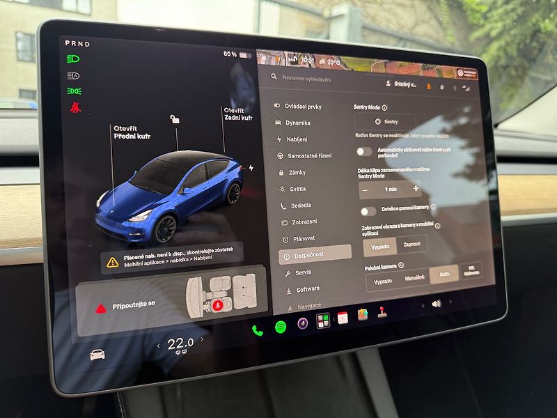 Tesla Model Y Long Range AWD - fotka 25 z 41