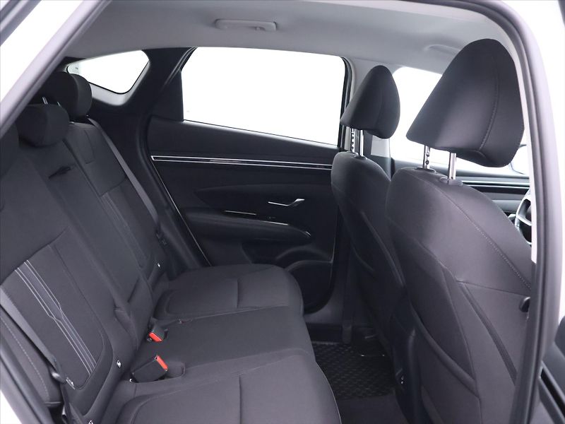 Hyundai Tucson 1,6 T-GDI 110 kW Smart DPH 1.M - fotka 12 z 29