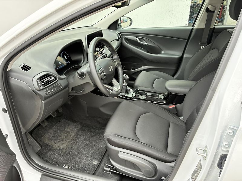 Hyundai i30 1.5 CVVT 71kW Style - fotka 10 z 21