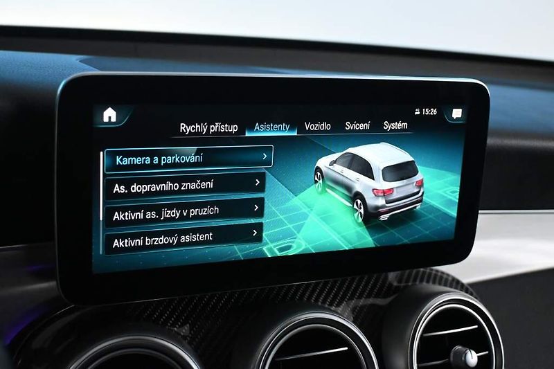 Mercedes-Benz GLC (2021) 2.0 4Matic 9G-TRONIC AMG Line - fotka 18 z 39