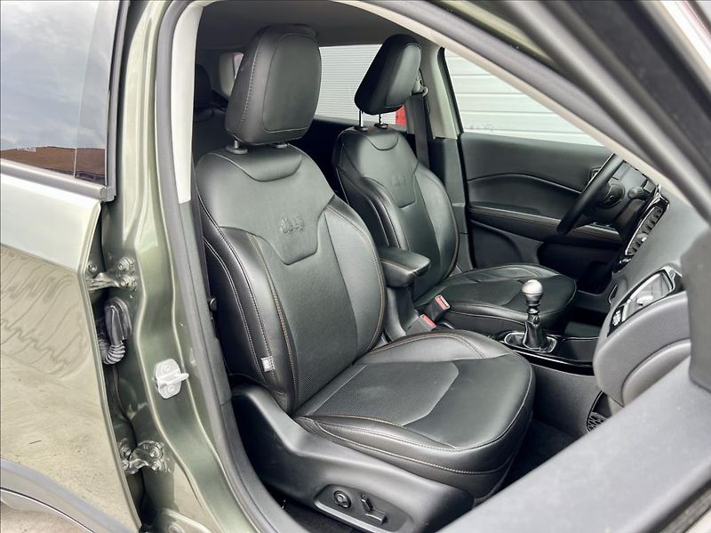 Jeep Compass 1,4 m-Air LIMITED my19 - fotka 20 z 45