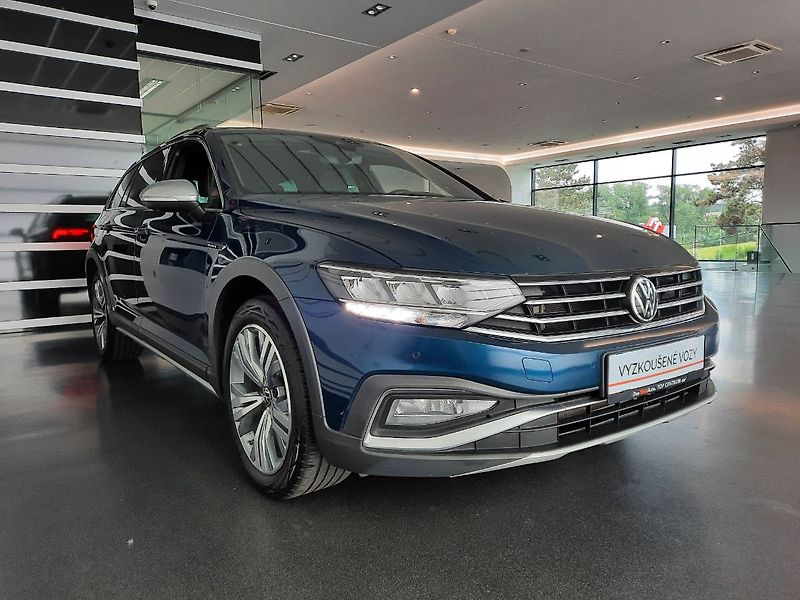 Volkswagen Passat (2023) 2.0 TDI 4Motion (147kW/200k) D - fotka 26 z 26