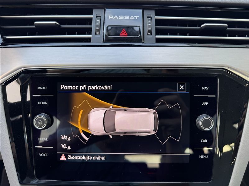 Volkswagen Passat 2,0 TDI DSG ELEGANCE 1.maj. ČR - fotka 45 z 50