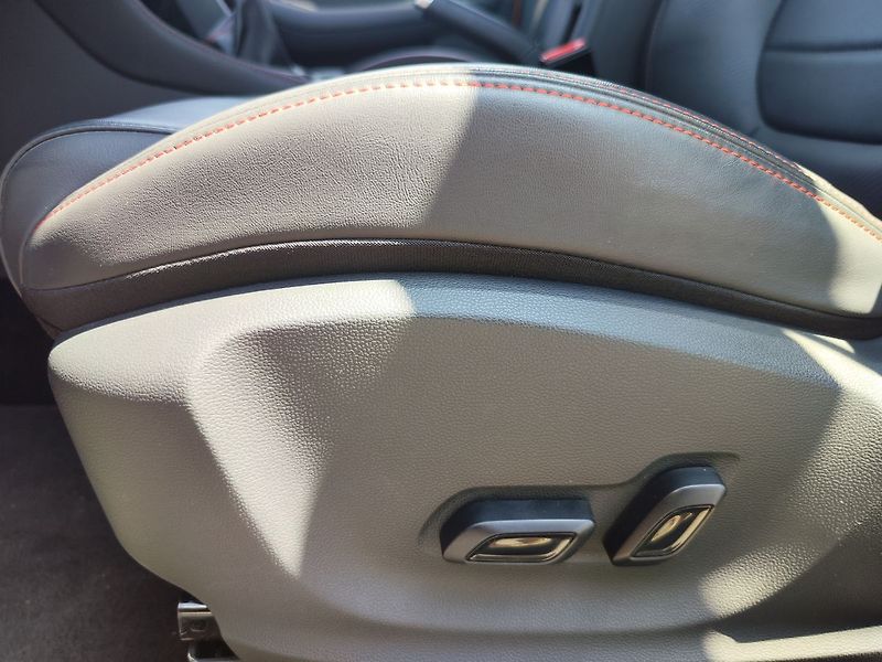 MG ZS 1.5i/78kW Emotion Plus - fotka 31 z 32