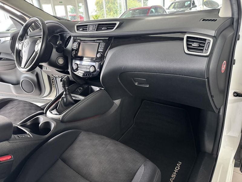 Nissan Qashqai 1,2DIG-T*Navi*Kamera*PDC*Tažné - fotka 13 z 34