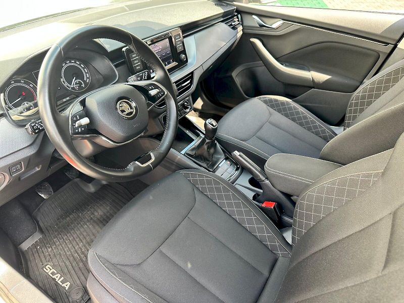 Škoda Scala (2023) 1.0 TSI 81kW Ambition - fotka 6 z 23