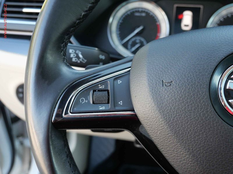 Škoda Superb (2015) 2.0 TSi 4x4, 2.maj,ČR, L&K - fotka 12 z 35