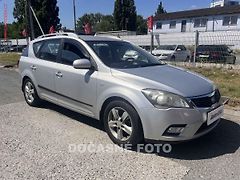 Kia Ceed (2013) 1.4i, ČR, AC, tempo - fotografie inzerátu