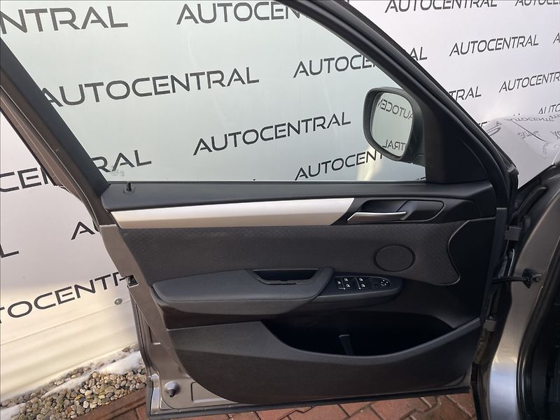 BMW X3 2,0 D XDrive,135kW,STK 1/28,se - fotka 21 z 24