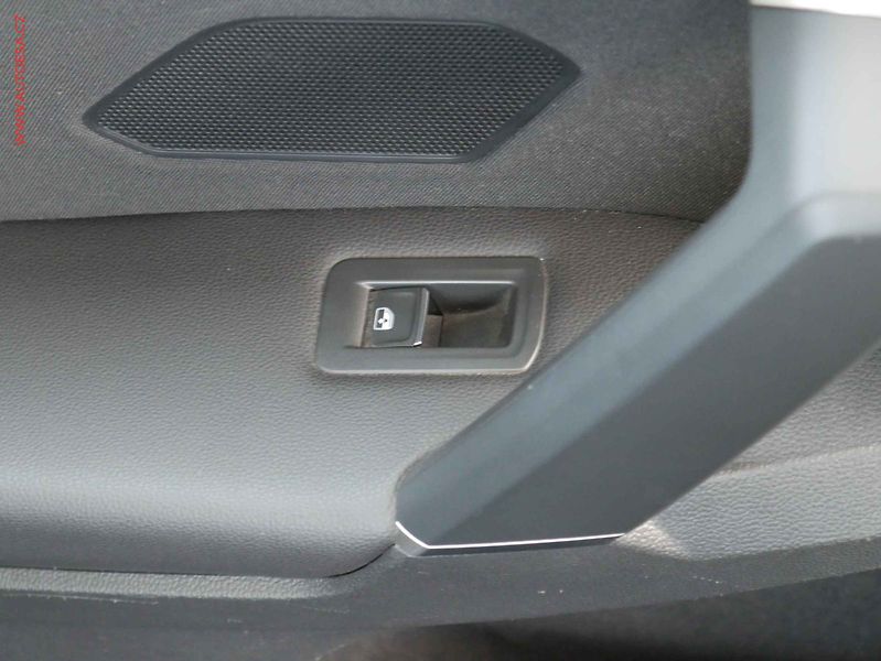 Volkswagen Tiguan (2019) 2.0TDi, ČR, AC, LED, navi - fotka 12 z 22