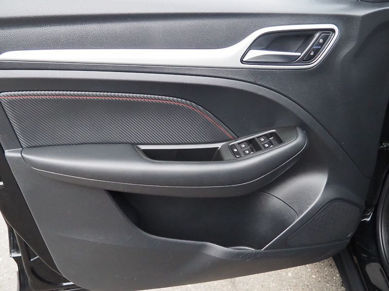 MG ZS (2023) ICE 1.0T-GDI, Luxury - fotka 10 z 38