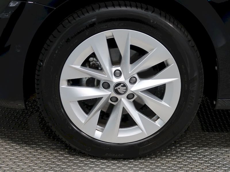 Škoda Octavia (2025) TOP SELECTION 1.5TSI M-HEV 110 - fotka 12 z 38
