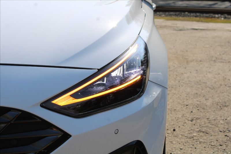 Hyundai i30 1,5 TGDI  1MAJ,AT,SMART,ZÁRUKA - fotka 29 z 41