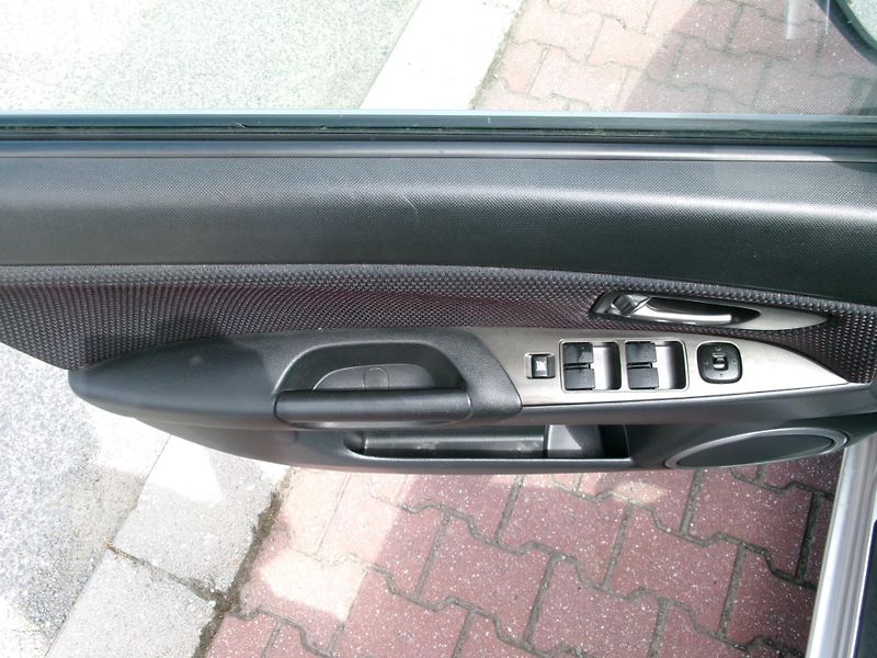 Mazda 3 (2007) 1,3i KLIMA BT NAVI - fotka 18 z 24