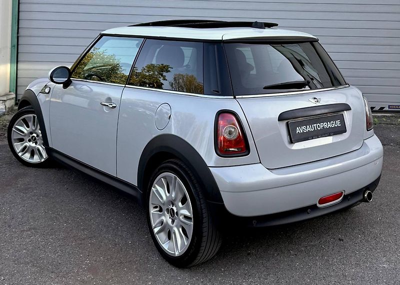 Mini Cooper (2010)  1.6D 50 CAMDEN AUTOMAT VYBAVA - fotka 6 z 31