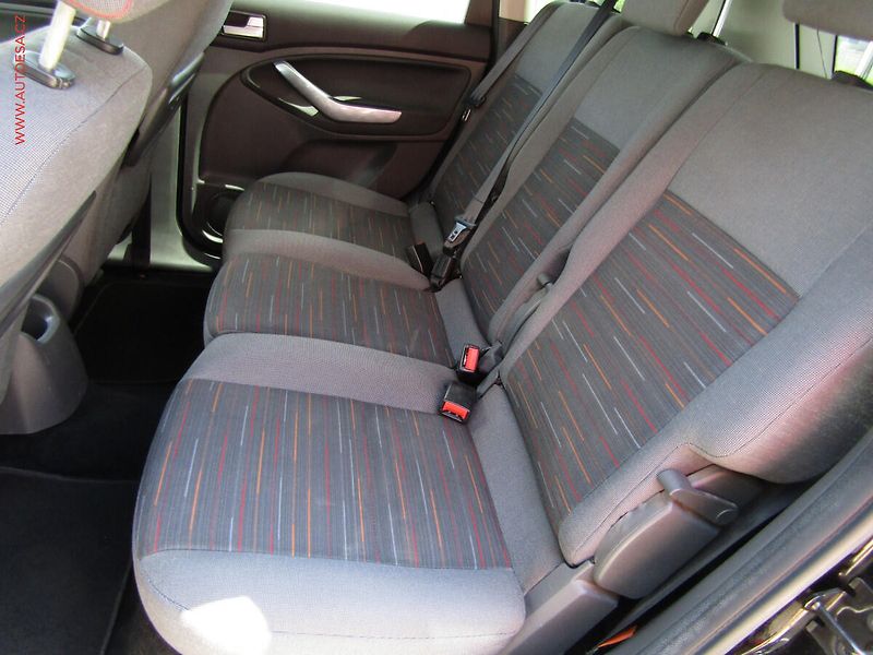 Ford C-MAX (2009) 1.8i, AC - fotka 10 z 16