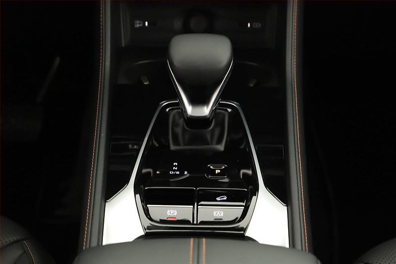 MG HS (2025) 1.5 TGI, Exclusive, Navigace - fotka 10 z 16