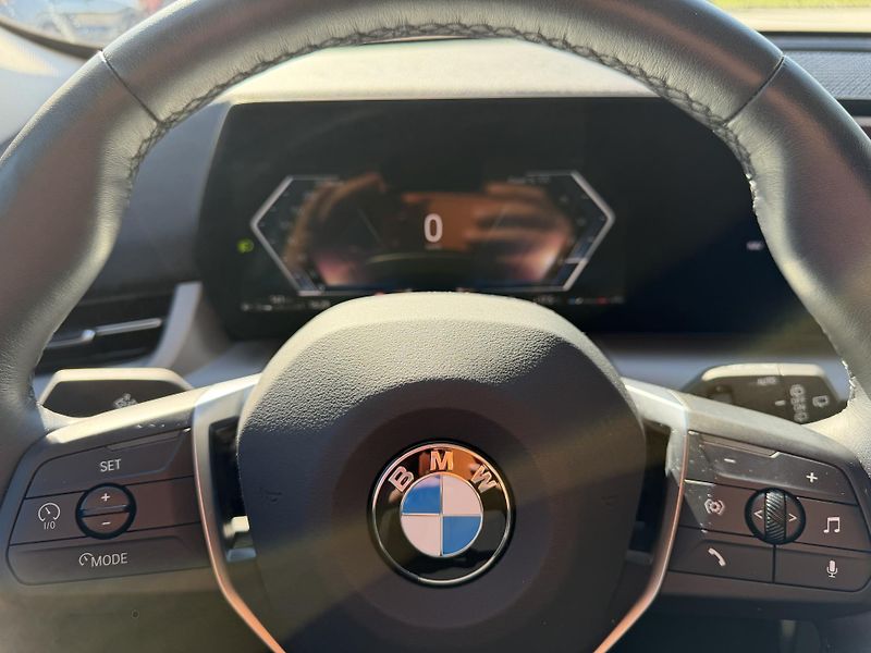 BMW X1 (2024) 18i 100kW LED KAMERA CZ - fotka 33 z 40