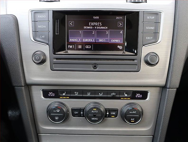 Volkswagen Golf (2015) 1.6 TDI, Serv.kniha, Tempomat - fotka 12 z 20
