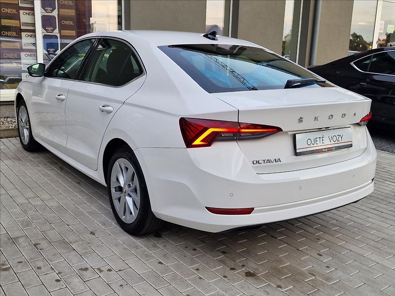 Škoda Octavia 2.0 TDI 110kW Style,ČR,1.Maj. - fotka 8 z 50