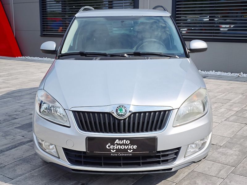 Škoda Fabia (2010) 1,2 TSI 77 KW Ambiente - fotka 2 z 28