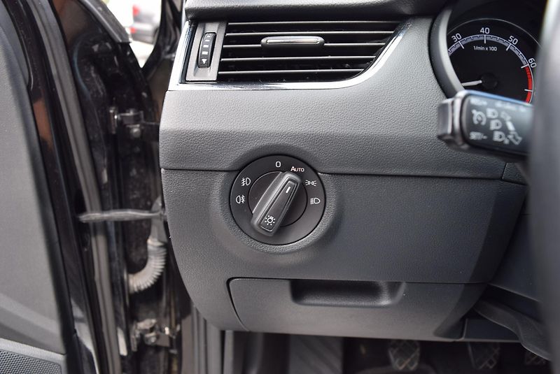 Škoda Octavia (2018) 1.5TSI 110kw CLEVER LED TAŽNÉ - fotka 31 z 45